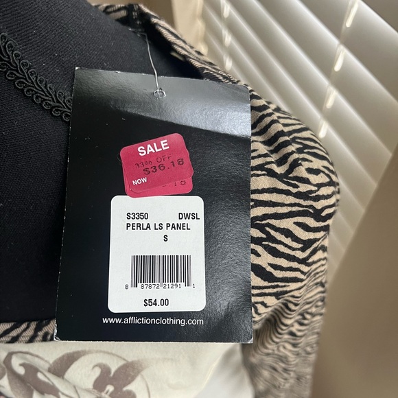 🌻NWT Sinful T-Shirt - Women's Dirty White Sand Lava Wsh | Buckle - Picture 2 of 3